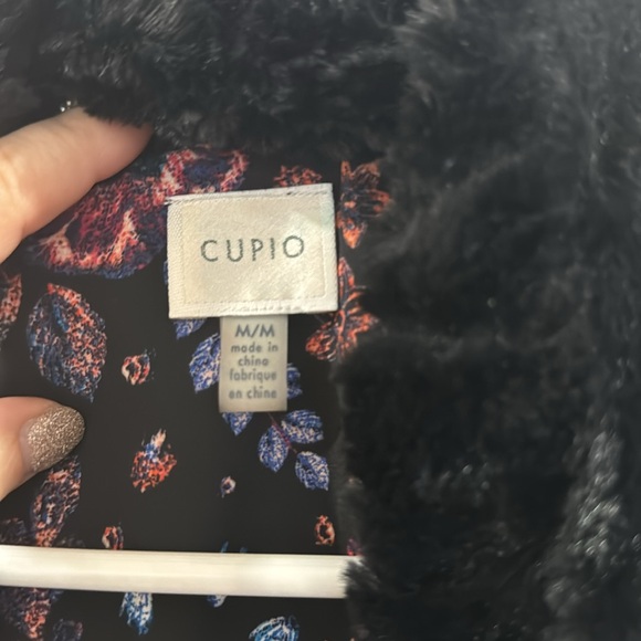 Faux Fur Vest - Picture 3 of 4